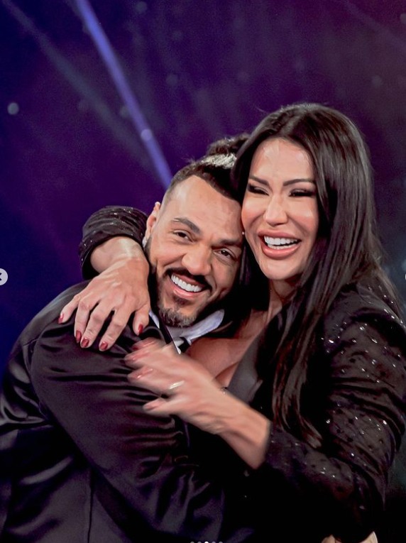 Belo fala ao vivo sobre traição de Gracyanne: "muito difícil"