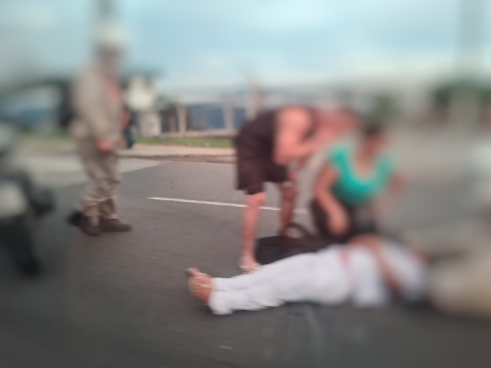 Mulher é atropelada em avenida no Distrito Industrial