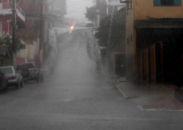 Defesa Civil alerta sobre chuvas acumuladas em três cidades do Amazonas