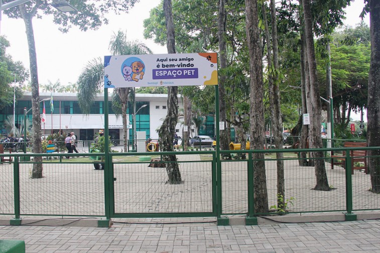 Praça Pet é inaugurada na Ponta Negra