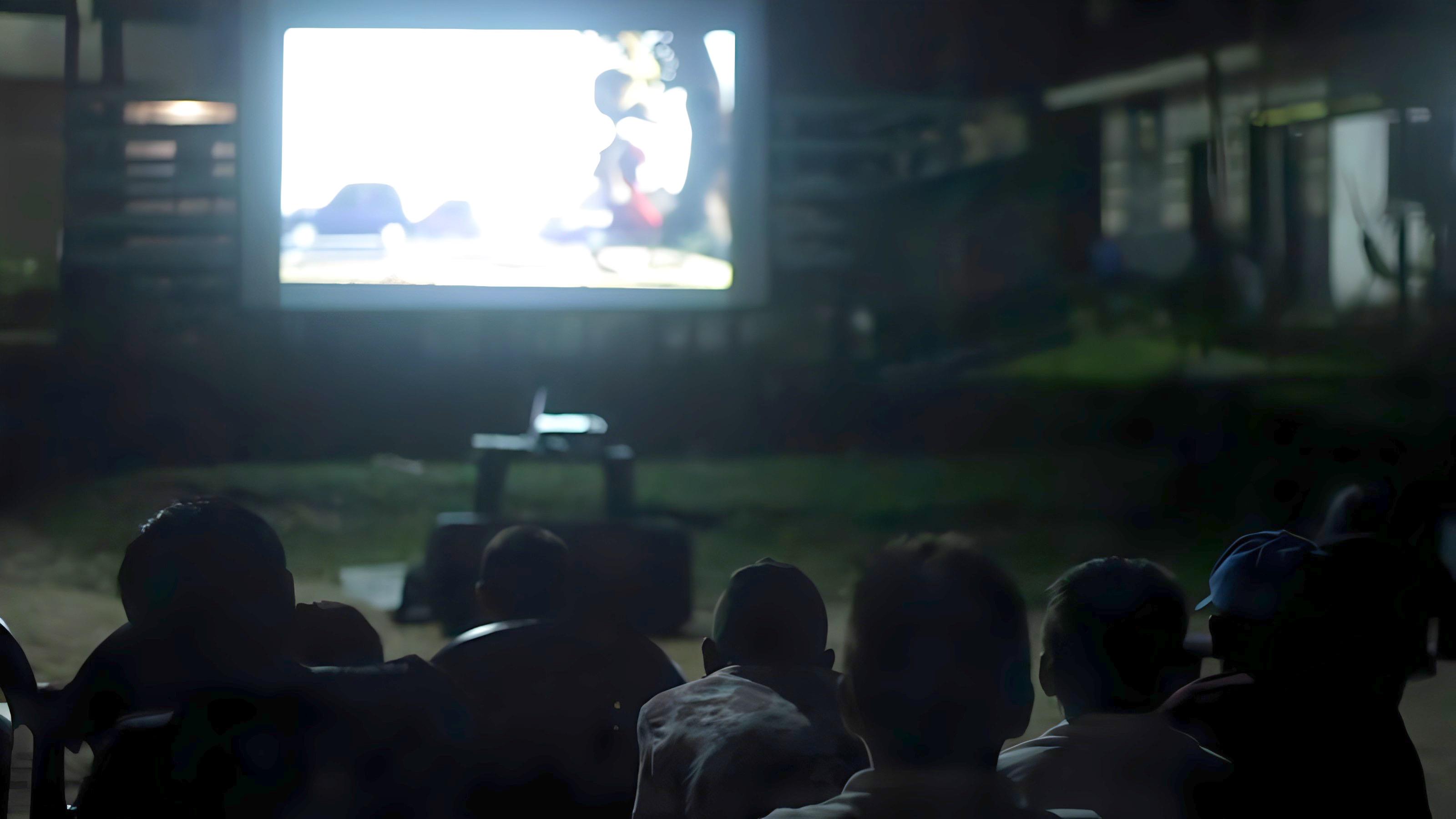 Cine Beiradão leva cinema para comunidades ribeirinhas de Manaus
