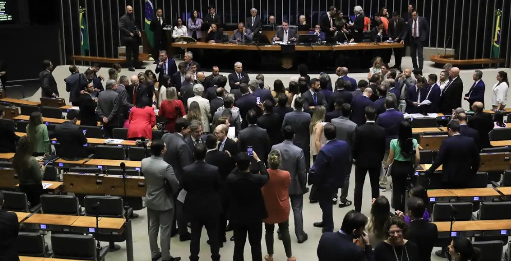 Congresso aprova alterações no Orçamento para facilitar apoio ao RS