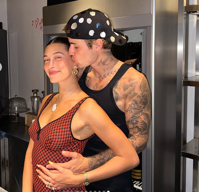 Mãe de Justin Bieber levanta suspeita que Hailey está grávida de gêmeos 