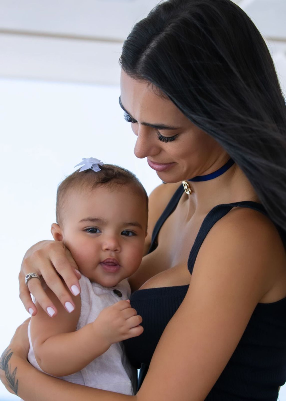 Saiba quais famosas estão celebrando o primeiro Dia das Mães
