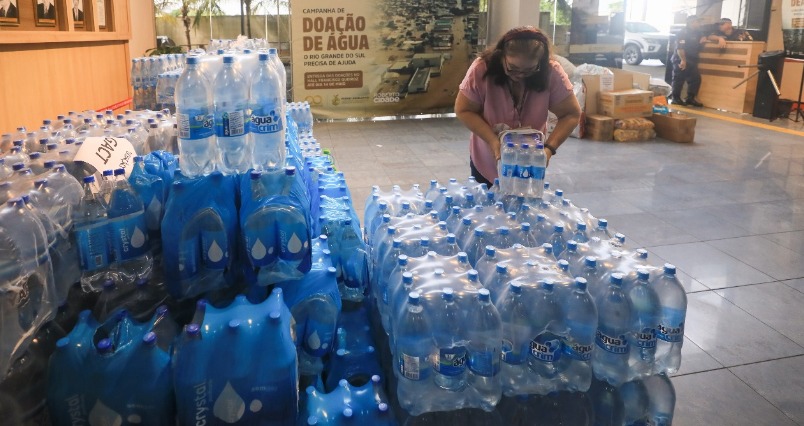 Arrecadação de água para vítimas do RS segue até terça na Aleam 