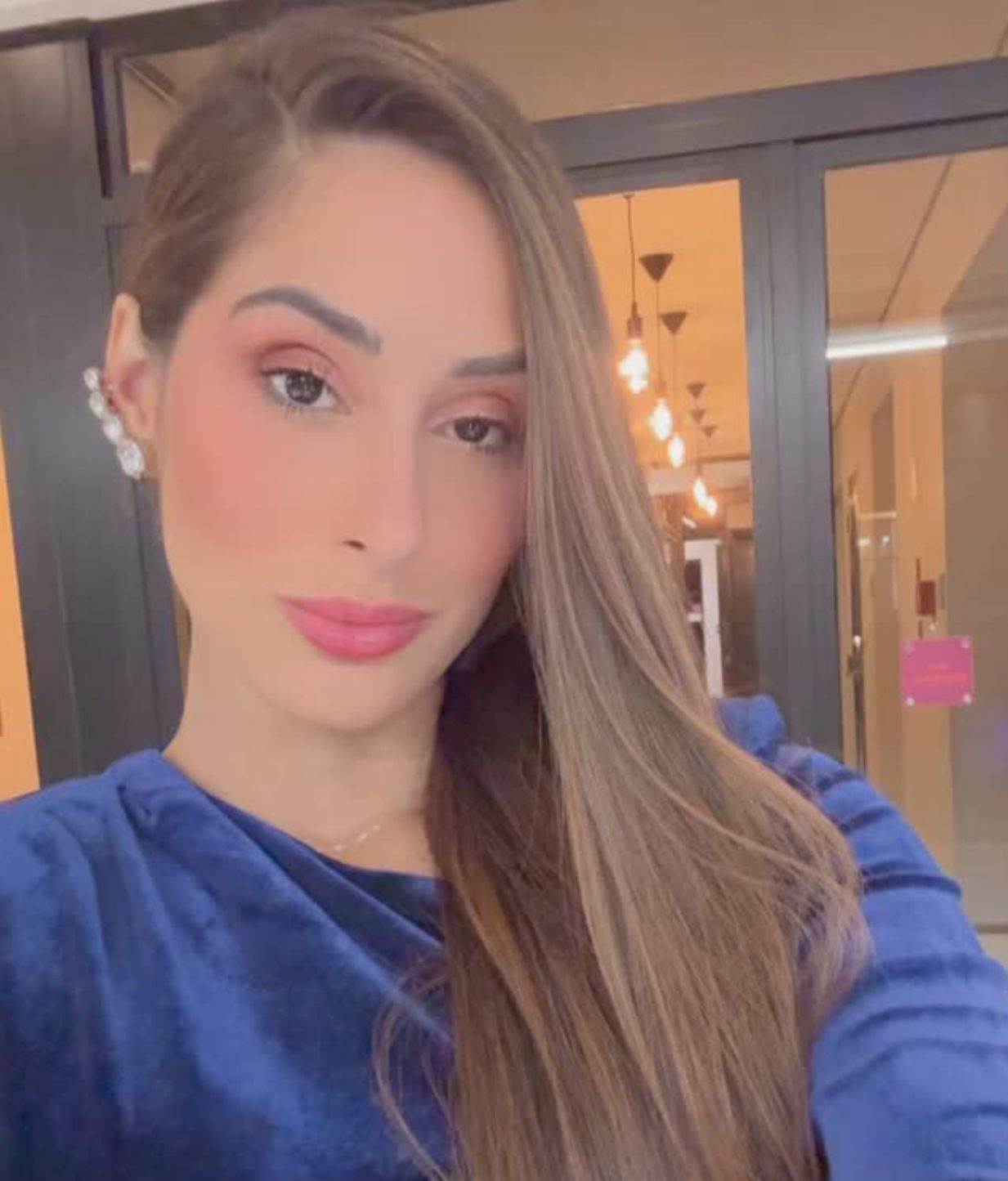 A nova Deniziane: Ex-BBB faz primeira aparição pública após plásticas