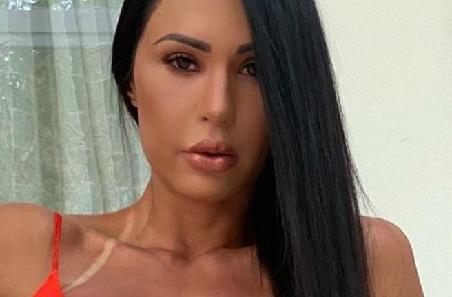 Gracyanne Barbosa sobre sex0 após separação de Belo: 'feito à mão'