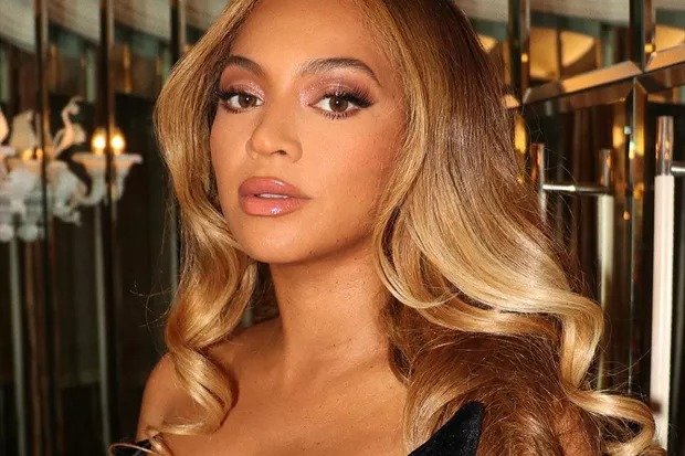 'Era uma criança tímida e sofria muito bullying', diz mãe de Beyoncé