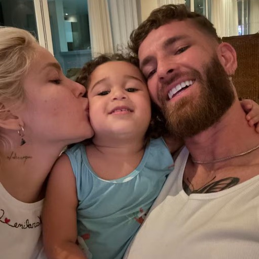 Karoline ganha declaração de Léo Pereira em meio à polêmica com Militão