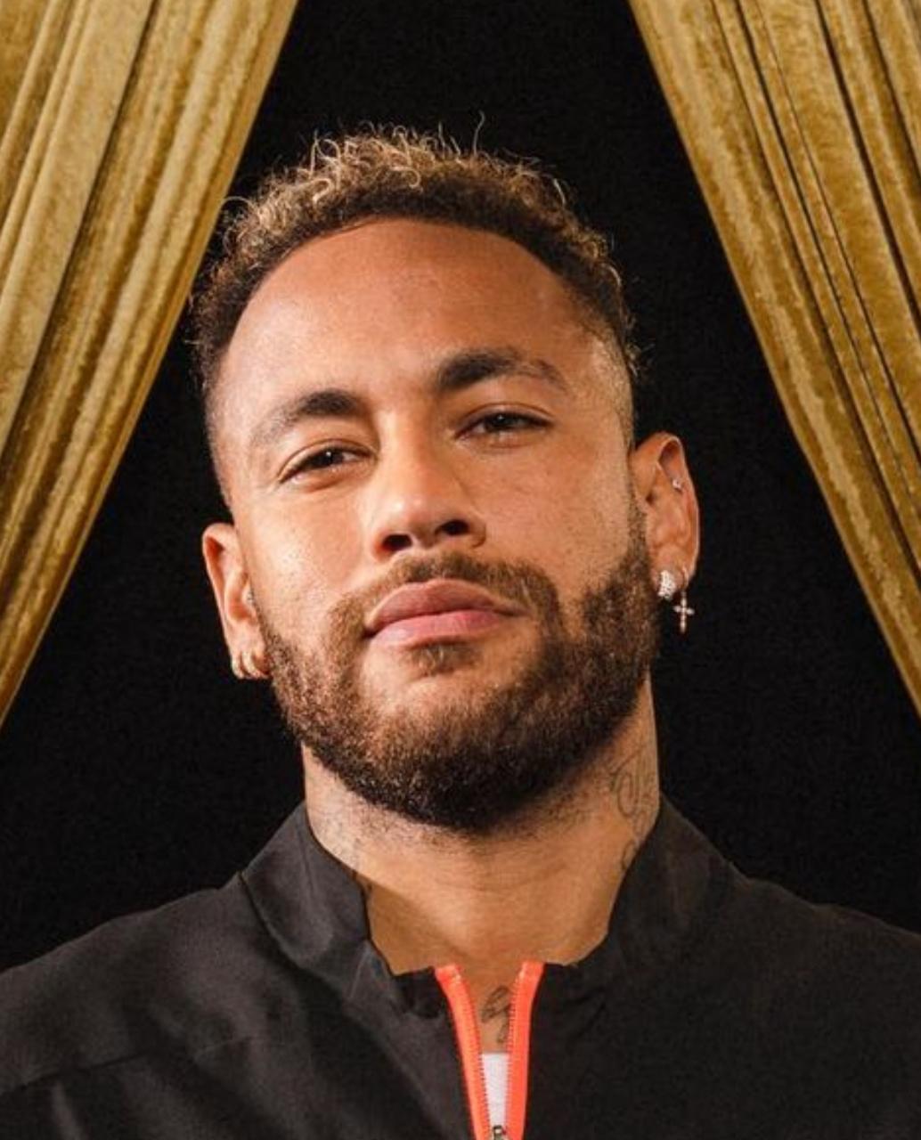 Surto de Neymar após críticas vira piada na internet: “pegou pilha”
