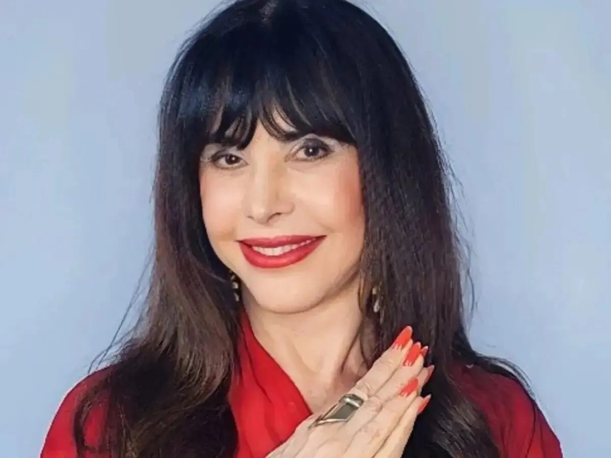 Atriz Claudia Alencar recebe alta do hospital após 6 meses 