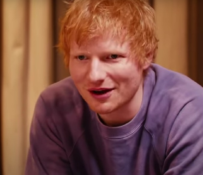 Ed Sheeran explica motivo de não ter celular há nove anos