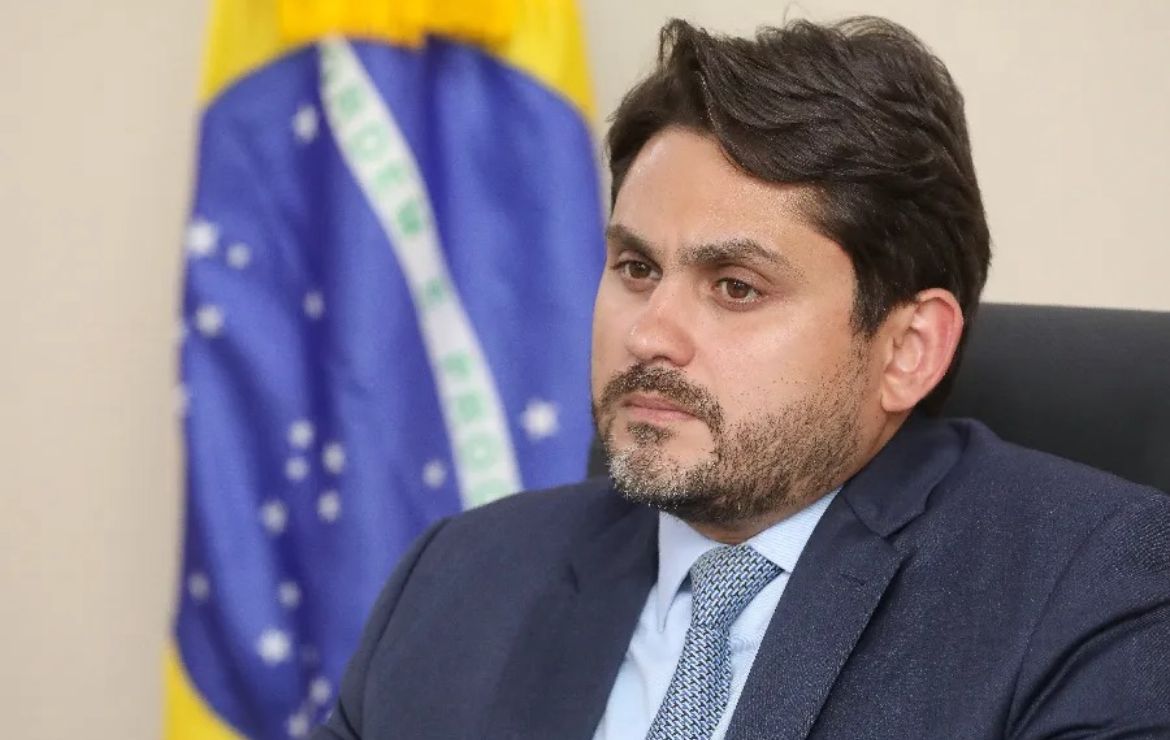 Ministro de Lula pede ao STF trancamento de inquérito após ser indiciado pela PF