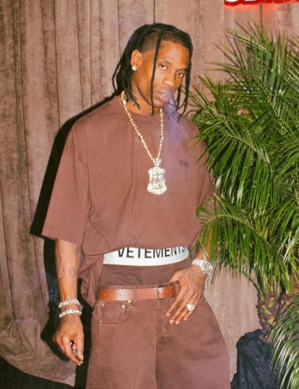 Rapper Travis Scott é preso por invasão de propriedade em Miami