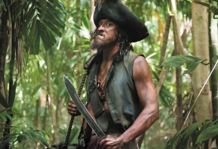 Ator de 'Piratas do Caribe' morre após ataque de tubarão