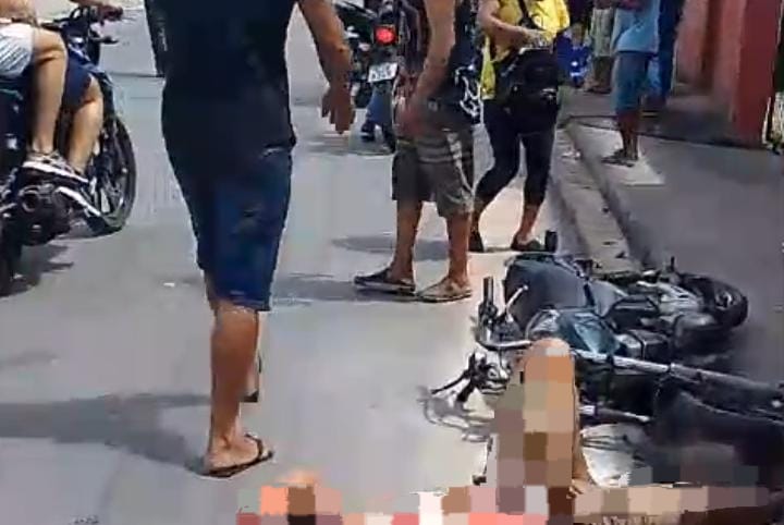 Motociclista quebra a cabeça ao bater em muro durante acidente em Manaus