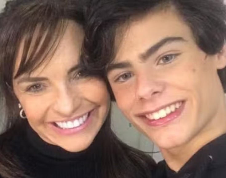 Filho de Luiza Tomé rebate críticas por foto de biquíni 