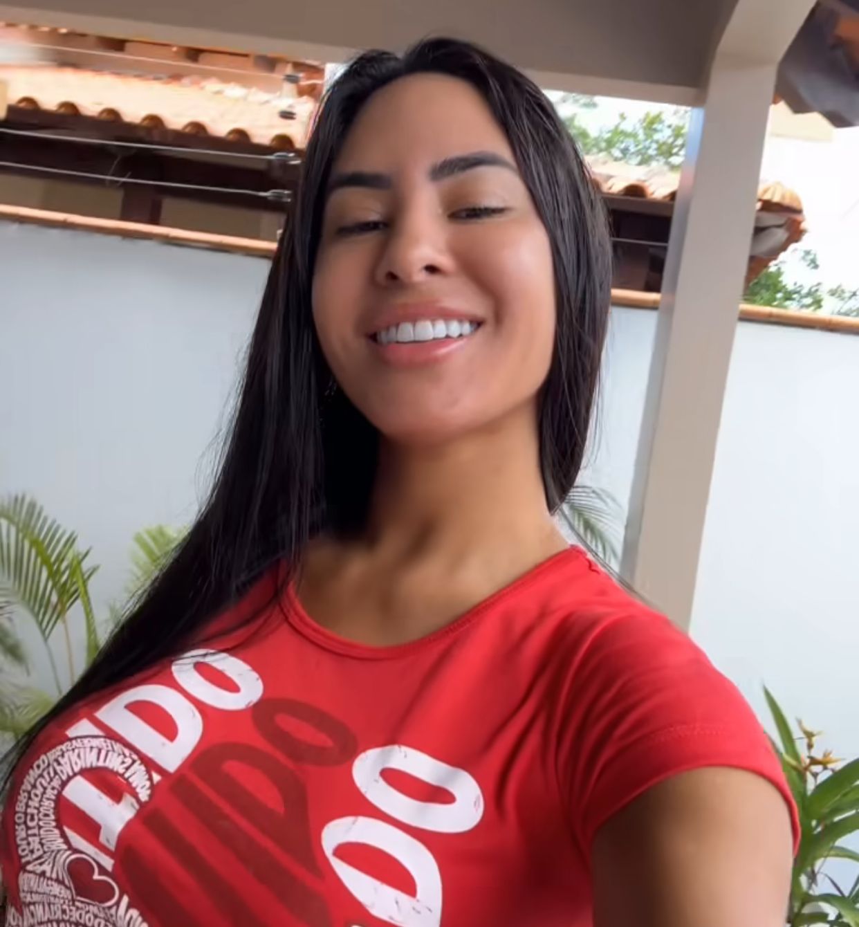 Isabelle Nogueira vai desfilar em escola de samba do Rio, diz colunista