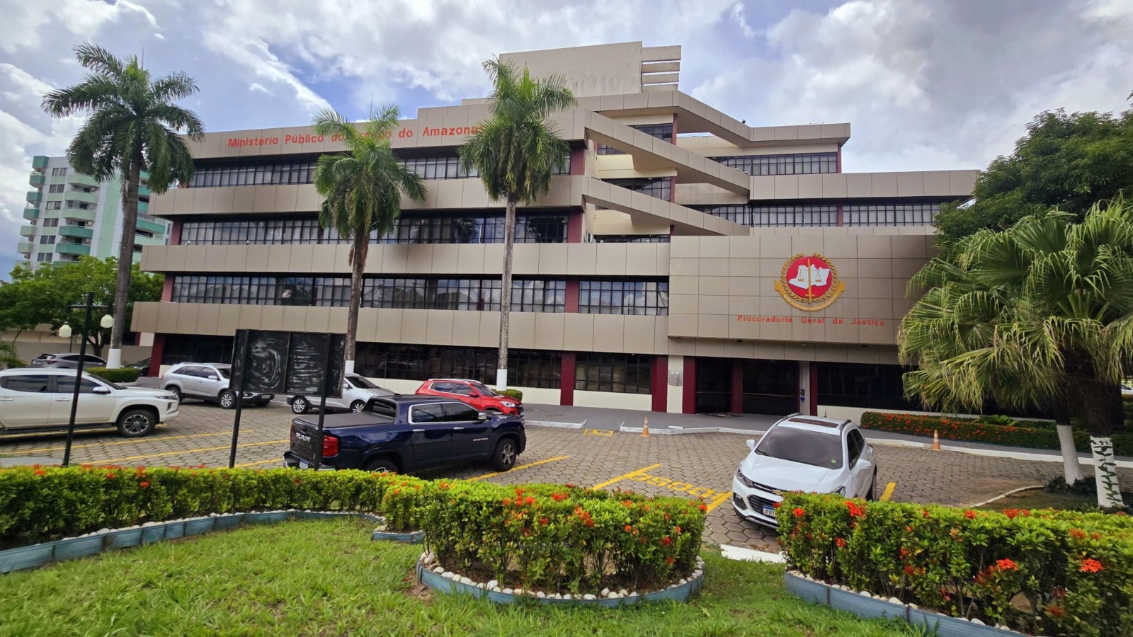 Programa Adolescente Aprendiz é lançado para jovens de baixa renda 