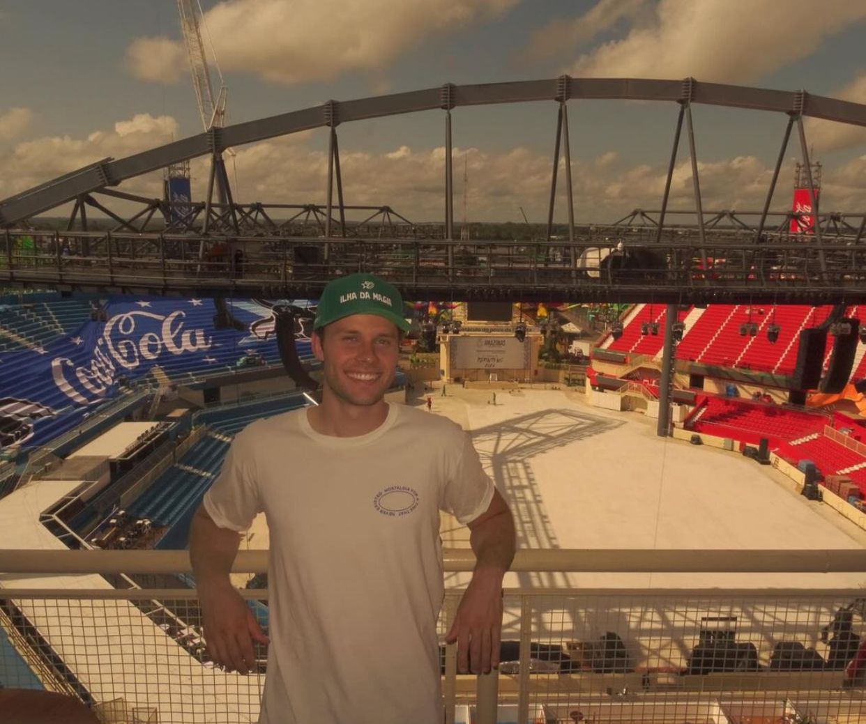 Ator de 'This is Us' fala sobre experiência no Festival de Parintins 