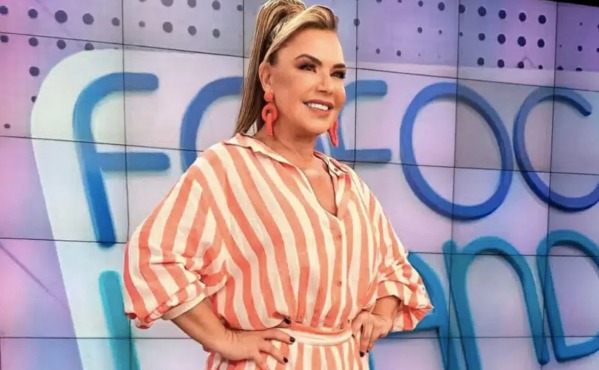 Queridinha de Silvio Santos estará em A Fazenda 16, diz Leo Dias