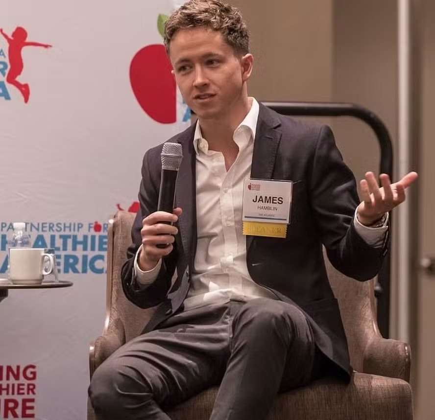 Médico revela o que aconteceu com seu corpo após 8 anos sem tomar banho