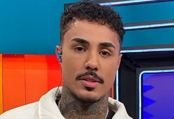 Assessor de MC Livinho é morto em bar em São Paulo