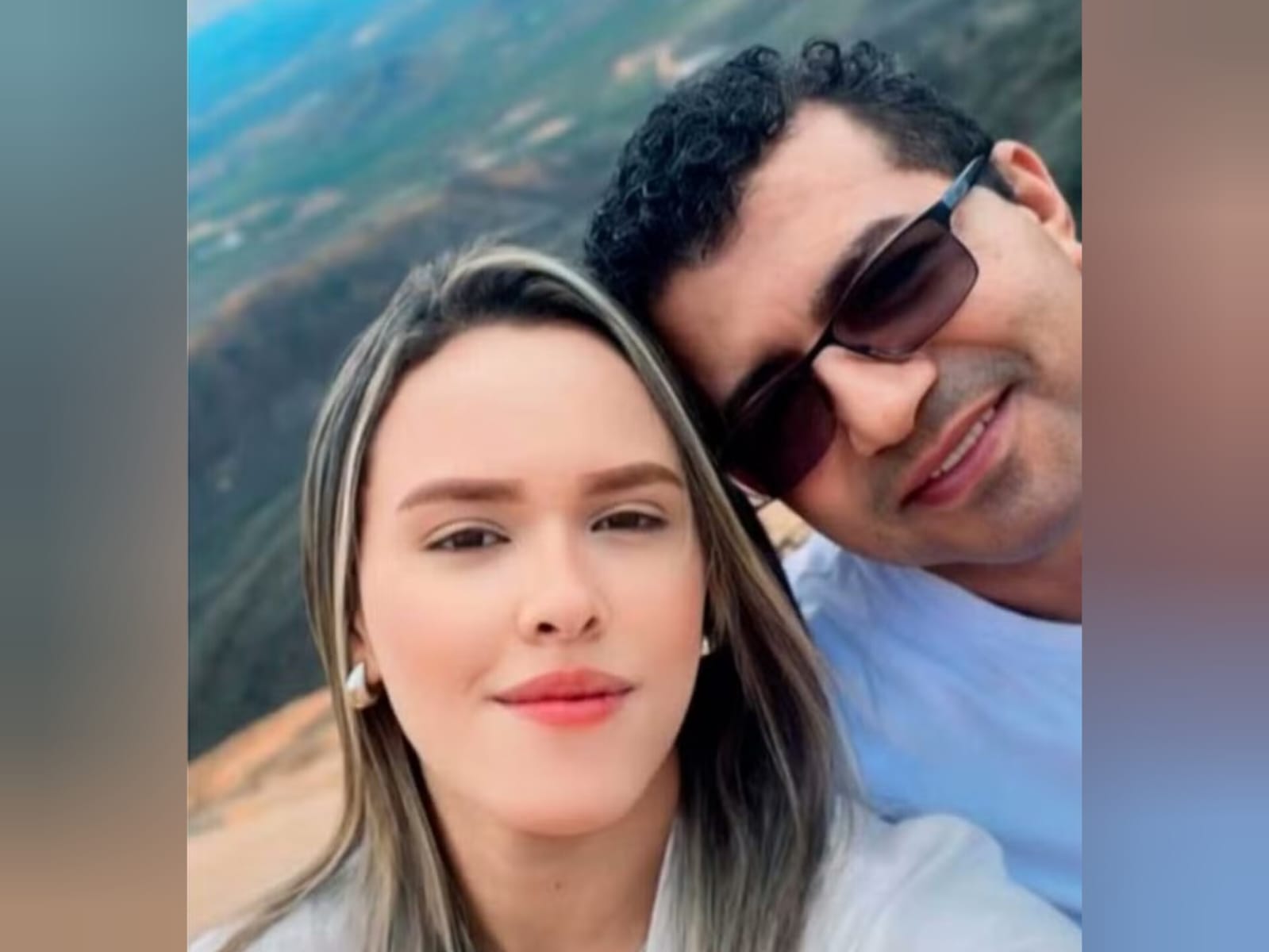 Adolescente de 15 anos é morta a tiros em bar; namorado de 56 é suspeito