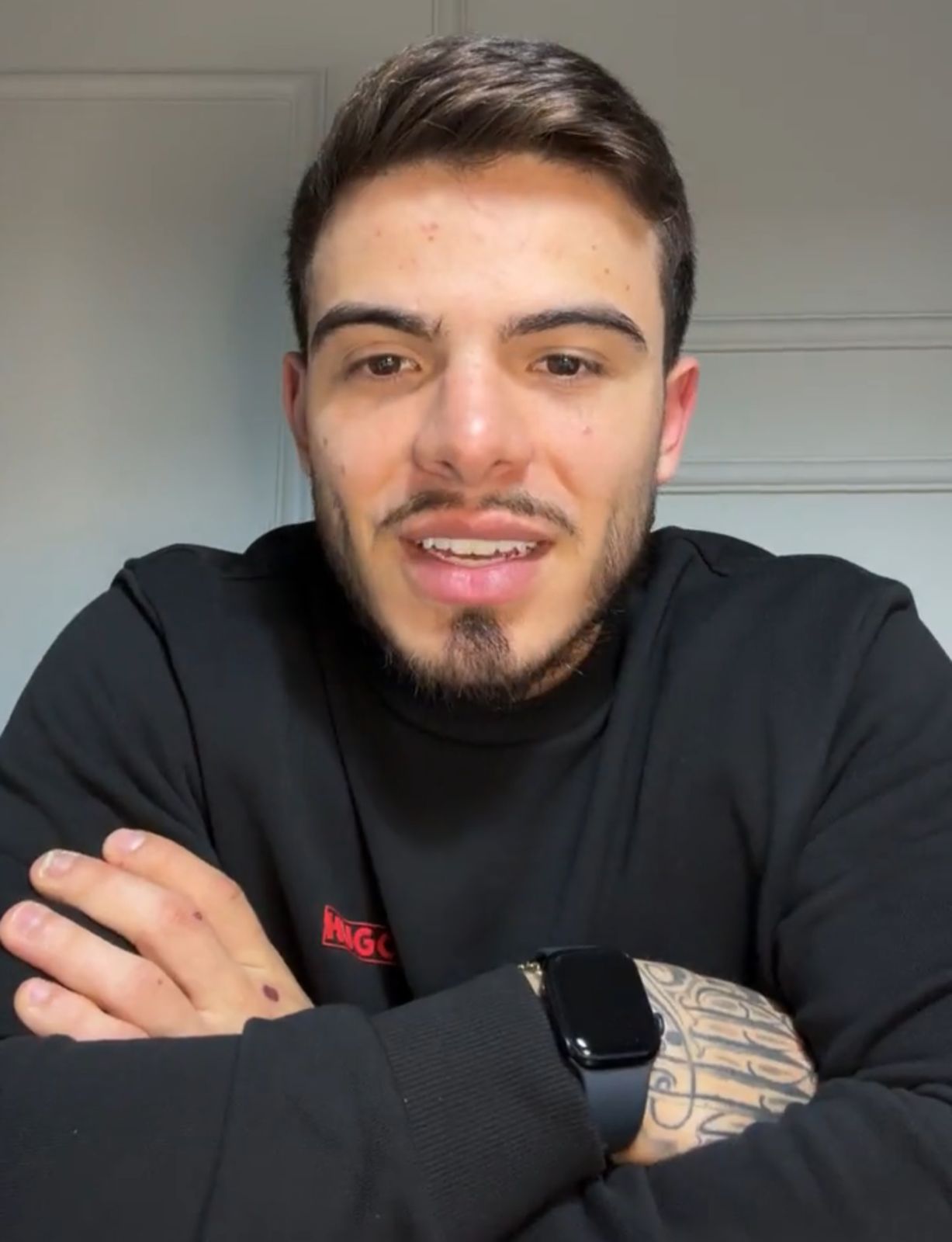 Thomaz Costa anuncia retorno à igreja pela 2ª vez e abandona OnlyFans