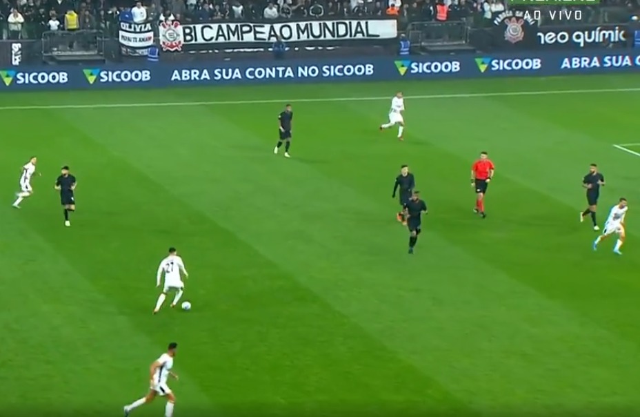 Corinthians vence Criciúma por 2 a 1 pelo Brasileirão