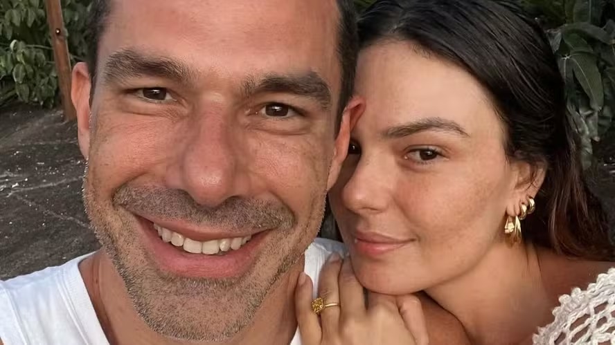 Isis Valverde e Marcus Buaiz adiam casamento; saiba o motivo 