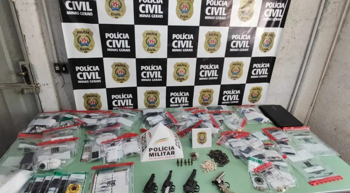 Jovem é resgatado de cárcere privado em operação policial