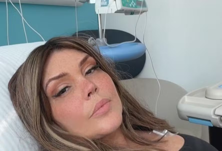 Simony volta a ser internada para tratamento contra o câncer