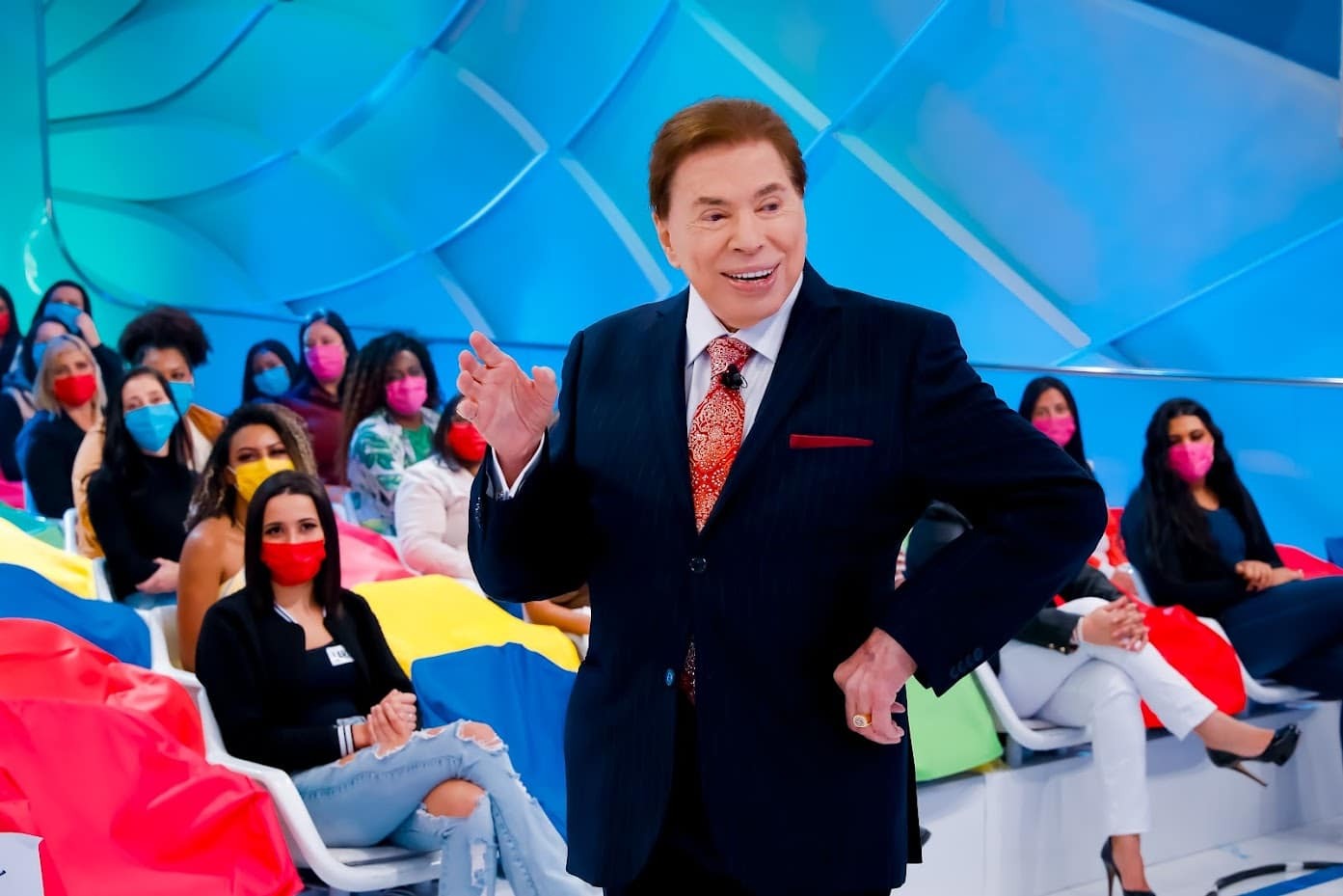 Após negar, SBT confirma que Silvio Santos está internado 