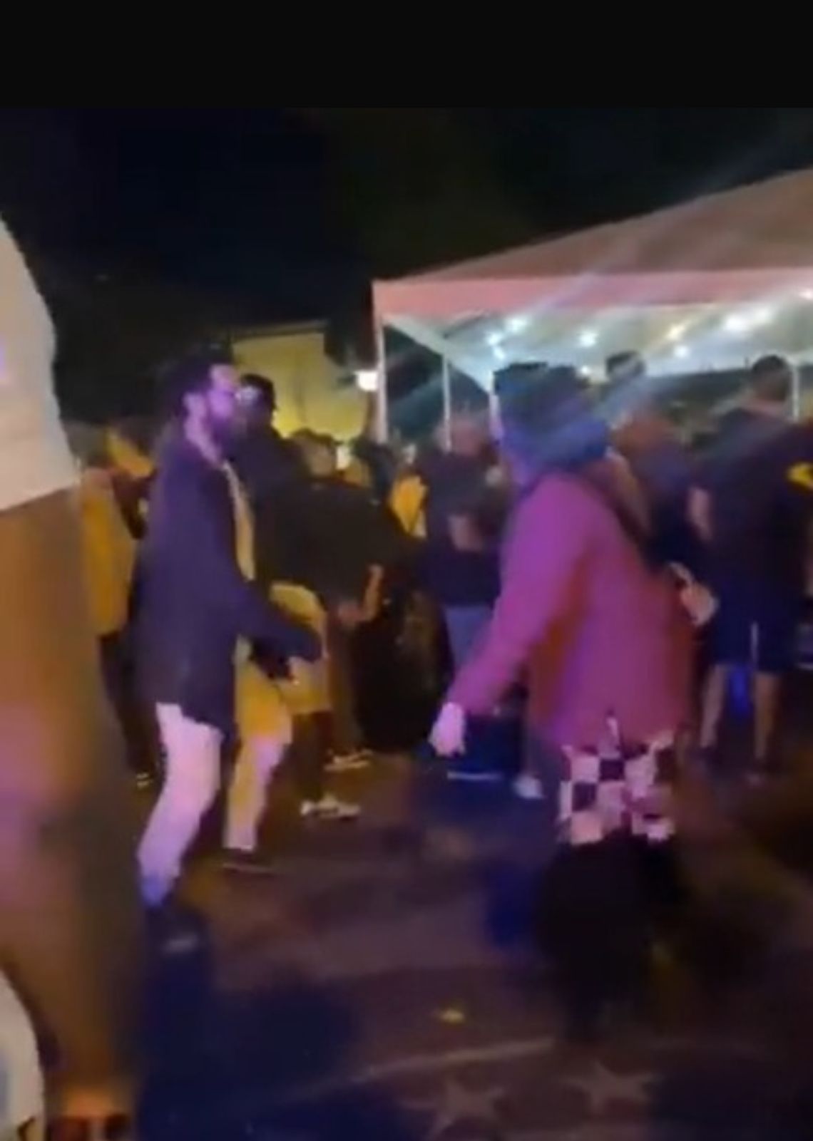 Casal é investigado por racismo após imitar macaco em roda de samba no RJ