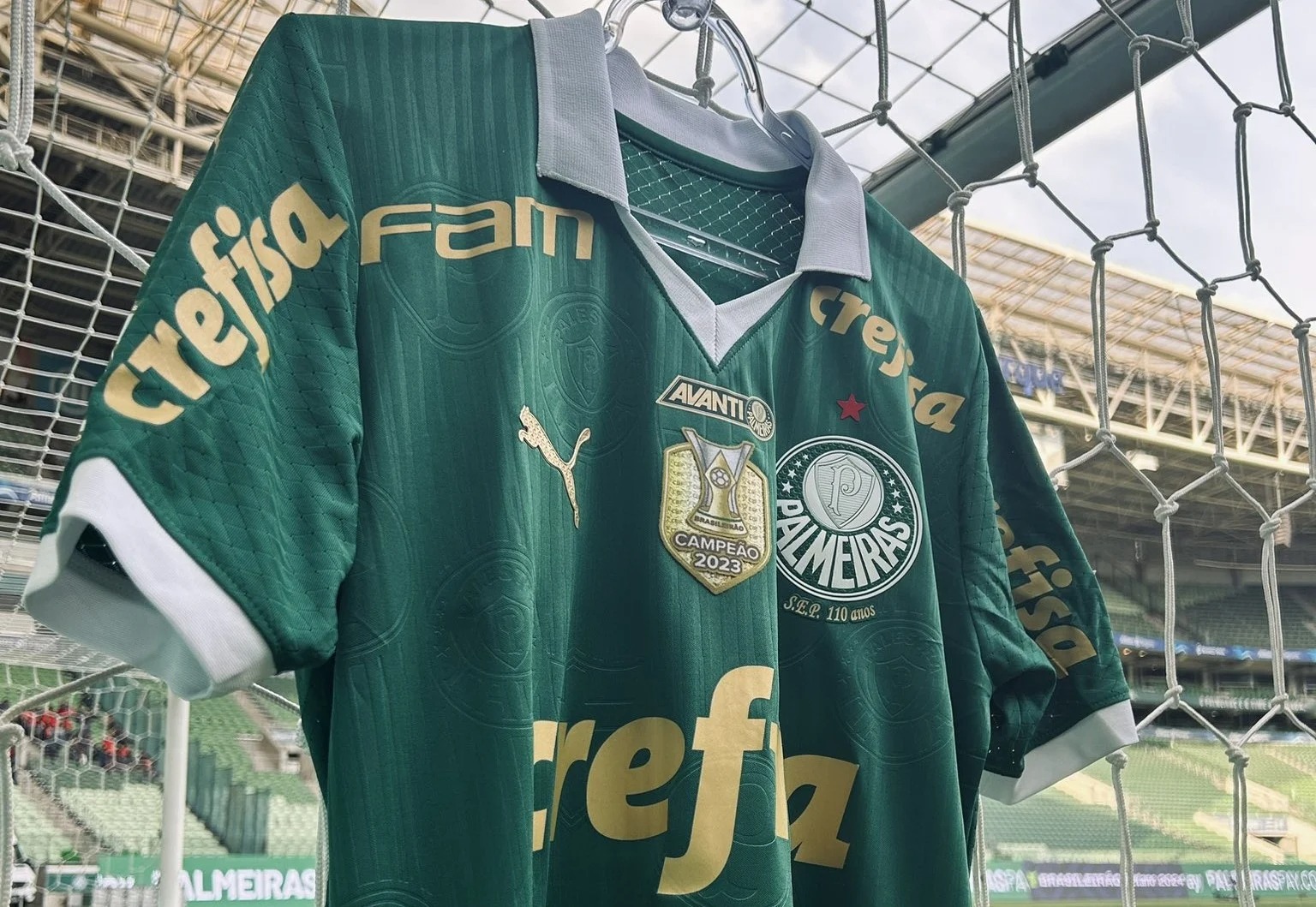 Palmeiras tem estreia de Giay e volta de Estêvão para encarar o Vitória