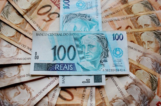 Receita paga terceiro lote de restituição do Imposto de Renda