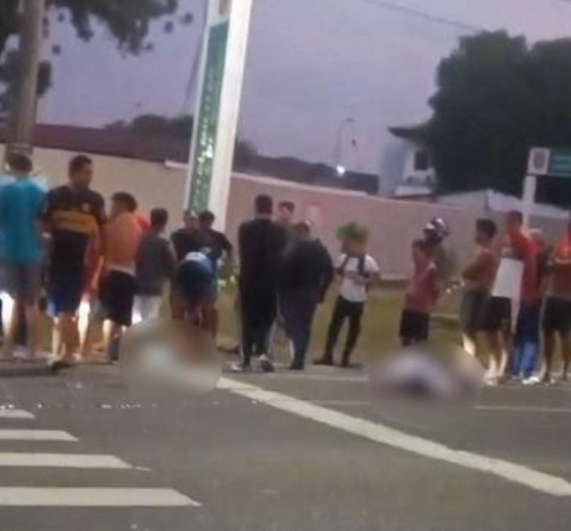 Casal é arremessado de moto em acidente na Cachoeirinha; mulher morreu 