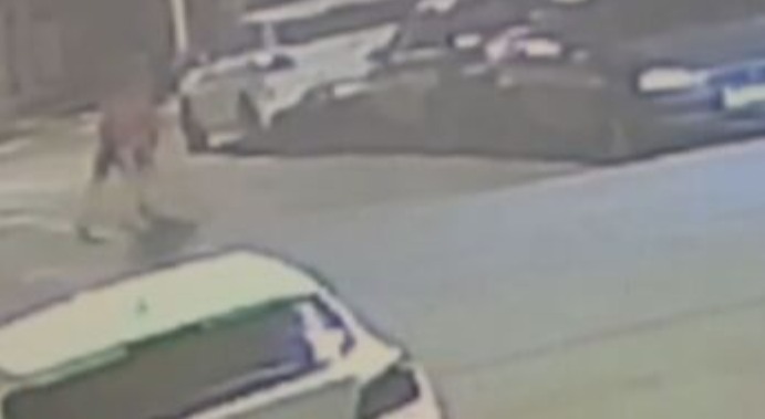 Grávida de 7 meses é agarrada na rua, colocada em carro e estuprada 