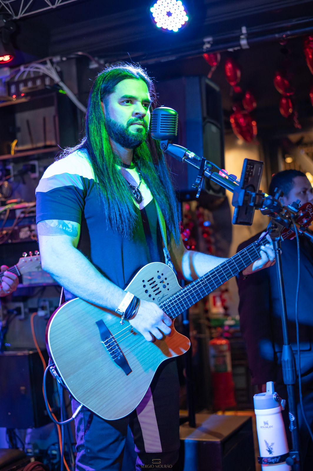 Arlley Souza comemora 25 anos de carreira com gravação de audiovisual