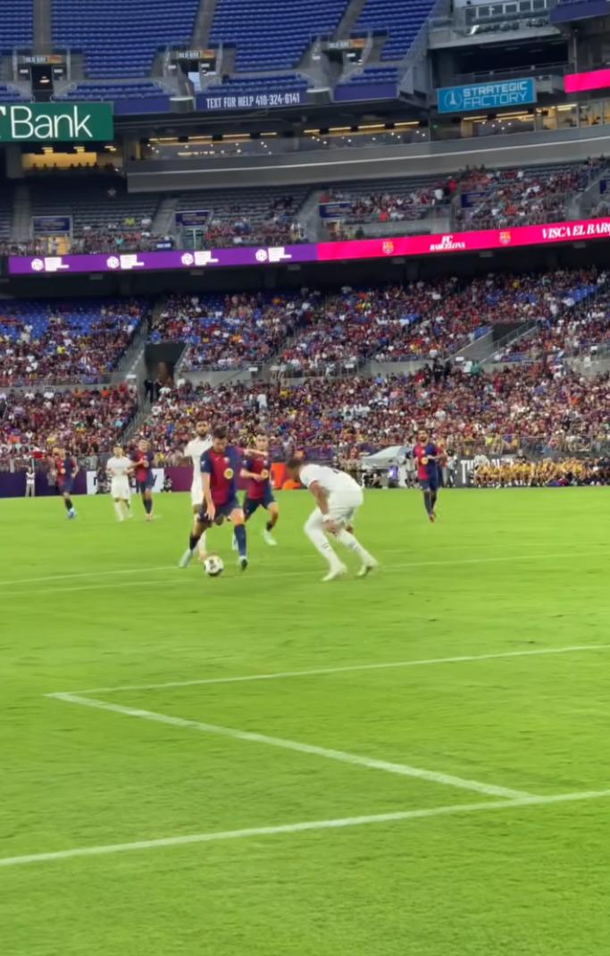 Barcelona e Milan empatam em amistoso de pré-temporada