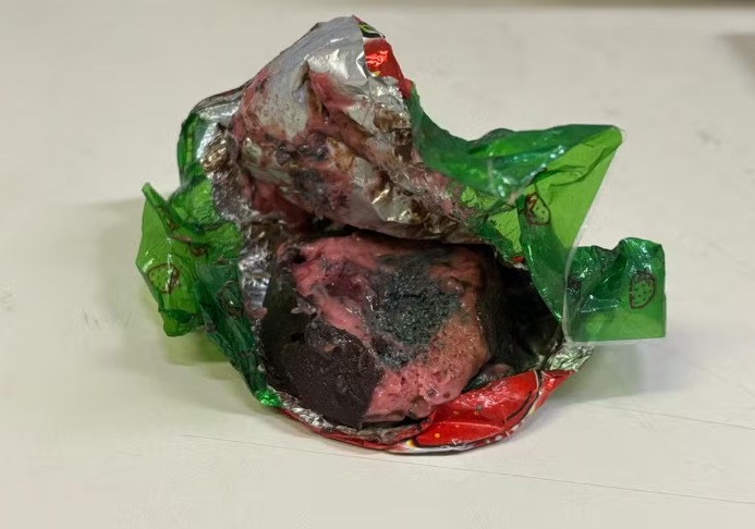 Homem tenta matar amigo com bombom envenenado 