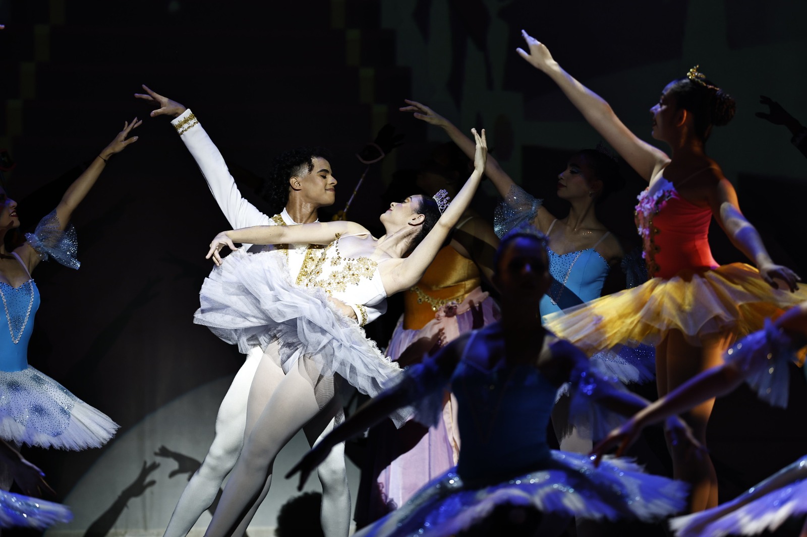 Inédito: Espetáculo 'Cinderela' traz fortes emoções ao Teatro Amazonas