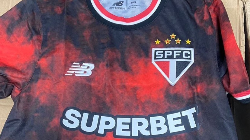 Suposta nova camisa do São Paulo vaza nas redes sociais