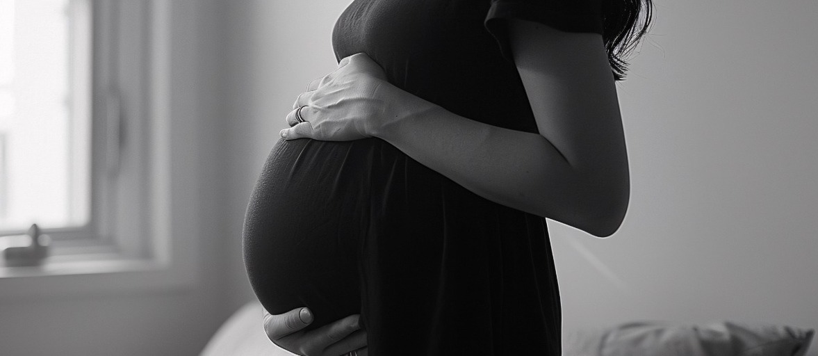 Mãe denuncia morte de bebê antes do parto por negligência em hospital