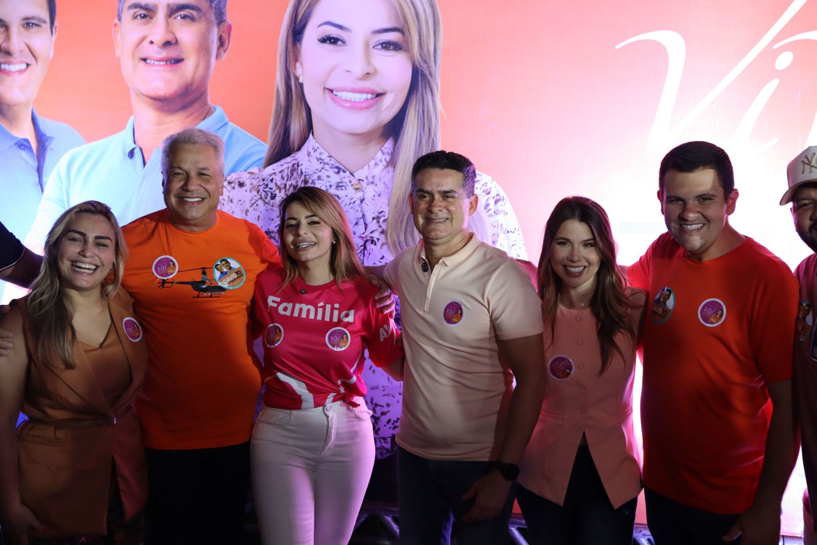 Vivi Lira e prefeito David Almeida reúnem eleitores em Manaus
