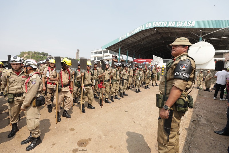 Amazonas intensifica combate a mais de 10 mil focos de incêndio