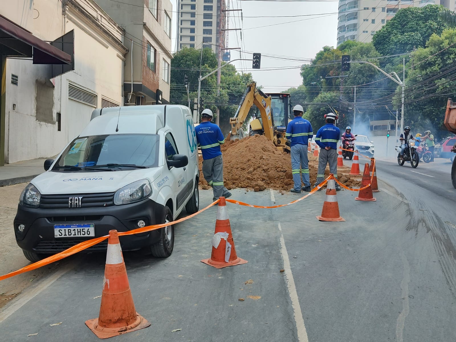 Obra emergencial interdita trecho da Av. Mário Ypiranga e complica trânsito