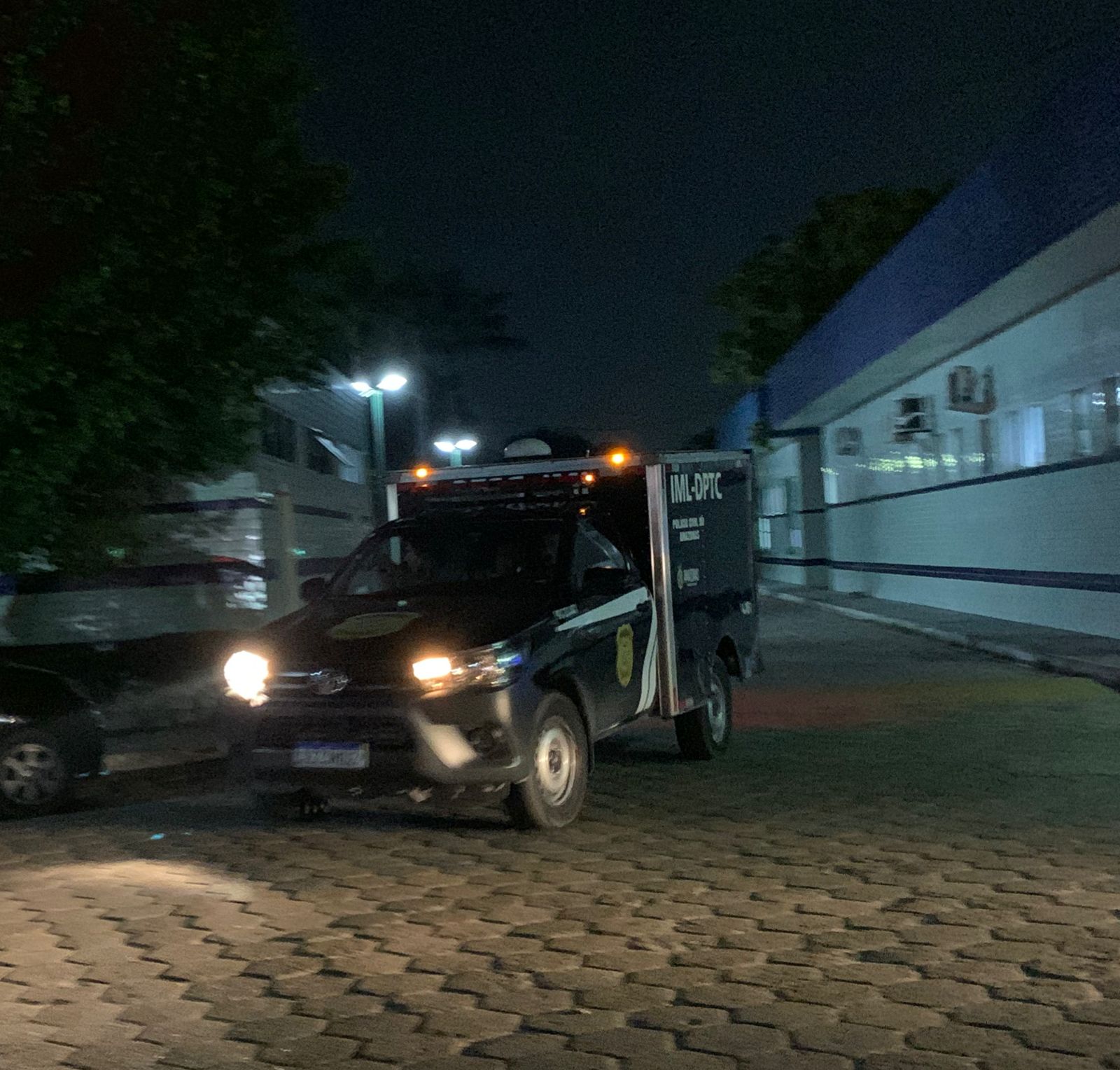 Morre dupla baleada em perseguição após roubo de carro em Manaus