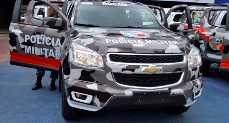 Casal é detido pela Rocam com carro roubado na estrada da Ponta Negra 